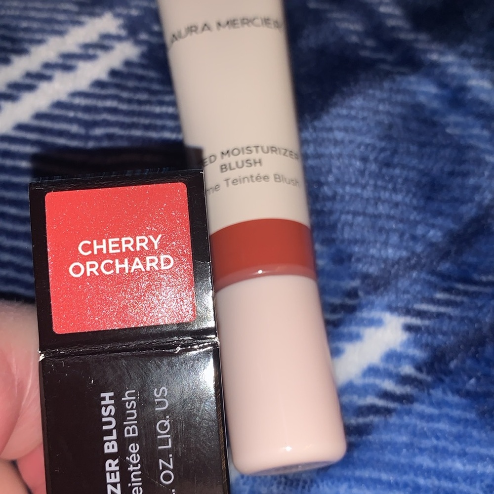 Tinted Moisturizer Blush
12 Hour wear, Hydrating, Buildable coverage. brand new